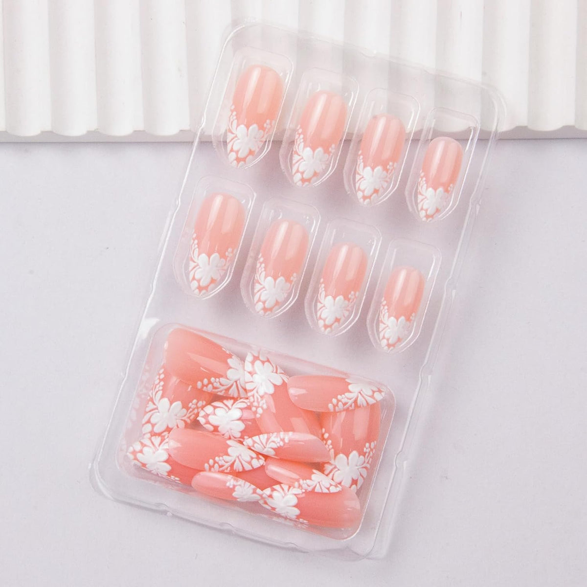 White Flower Press on Nails French Tip Fake Nails Medium Almond False Nails Glossy Artificial Stick on Nails Full Cover Acrylic Nails for Women Manicure 24Pcs