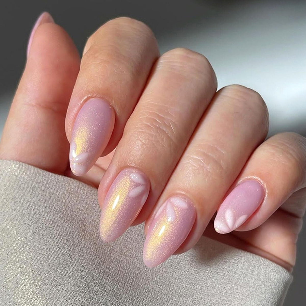 Short Press On Almond Fake Nails - Flower Acrylic Fall Nails Press Ons Full Cover Glue On Cute False Floral Stick On Nails for Women - 30 Pcs