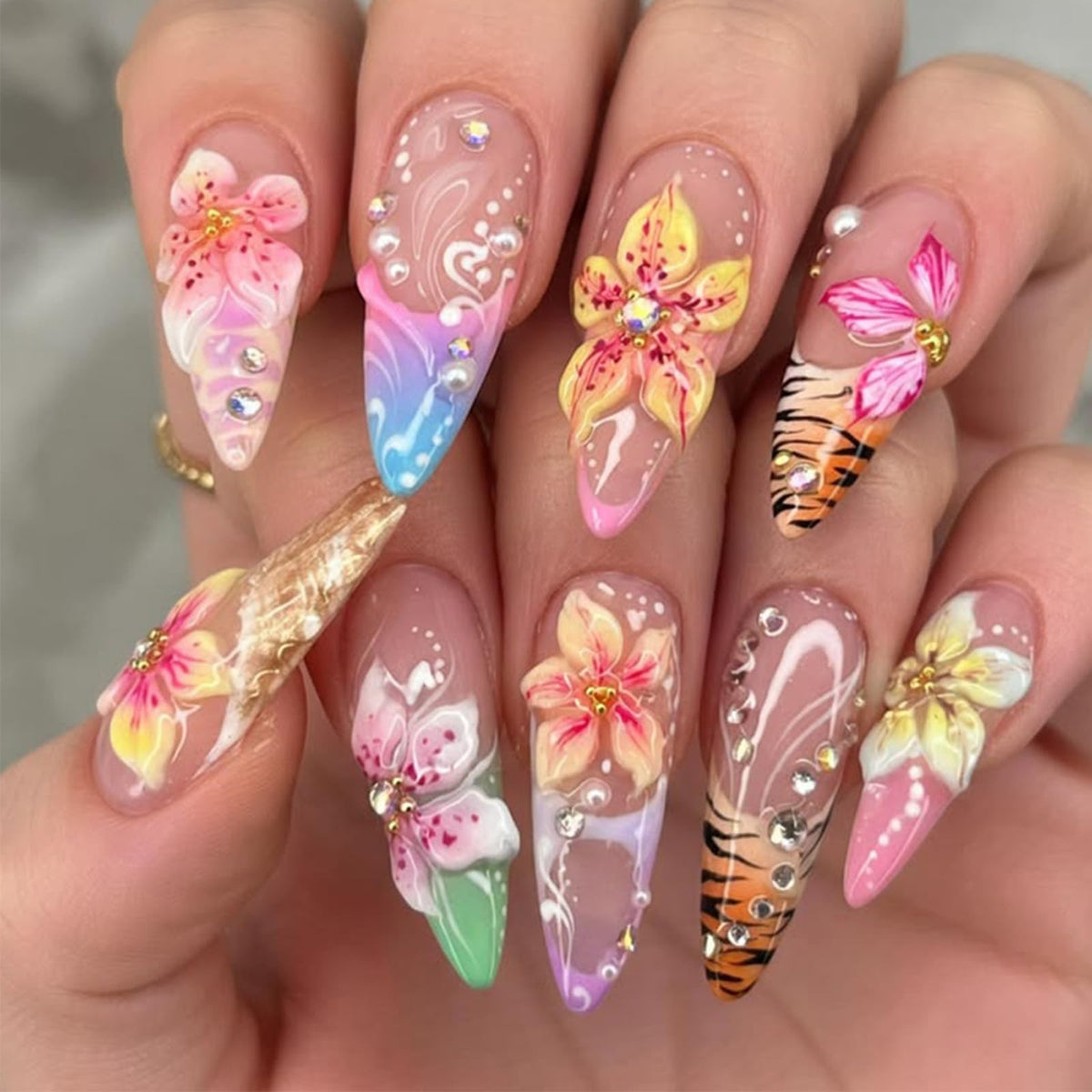 30Pcs Long Stiletto Press On Nails Gold Chrome Fake Nails with 3D Rhinestone Design Amber Gilding Nude Full Cover Acrylic Nails French Tip Glue On Nails Metal False Nails Luxury Manicure Set for Women