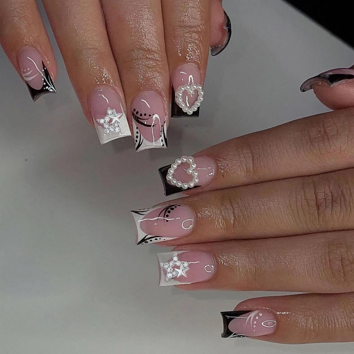 French Tip Press on Nails Glitter Petite Short Square Fake Nails Pink Nude Glossy Design Sparkly False Nails Glue on Nails with Full Cover Acrylic Stick for Women Girls Nail Decorations 24Pcs