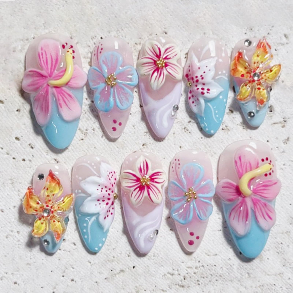 30Pcs Handmade Press on Nails Medium Almond Shape 3D Flower Fake Nails with Chrome Gold Foil Leaves Pearl Designs Nude White Shiny Acrylic Nails Reusable Full Cover Artificial False Nails for Women