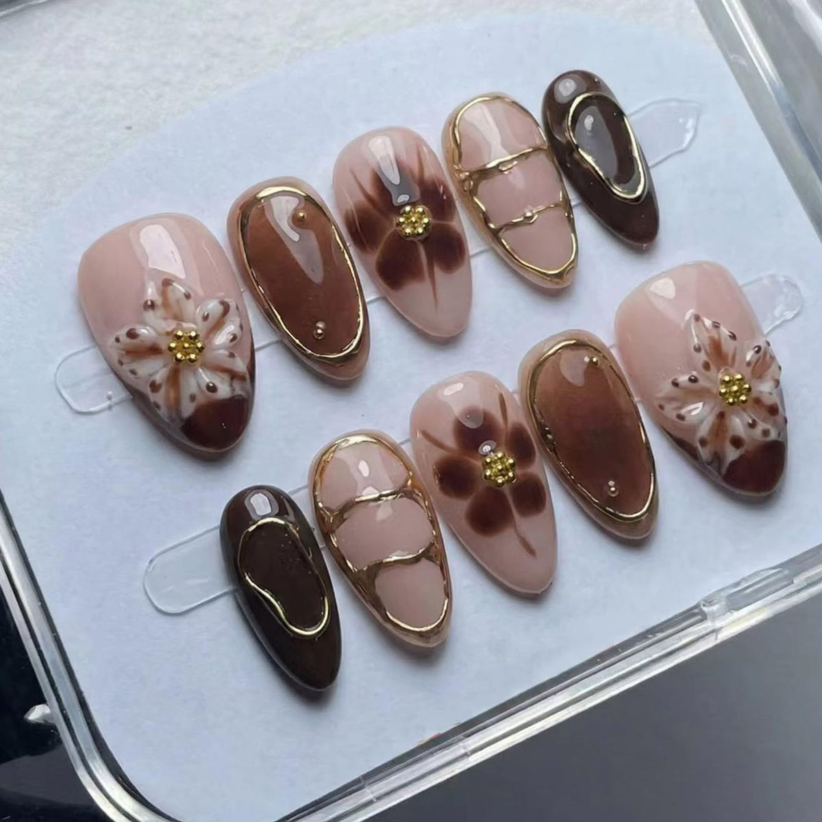 30Pcs Long Stiletto Press On Nails Gold Chrome Fake Nails with 3D Rhinestone Design Amber Gilding Nude Full Cover Acrylic Nails French Tip Glue On Nails Metal False Nails Luxury Manicure Set for Women
