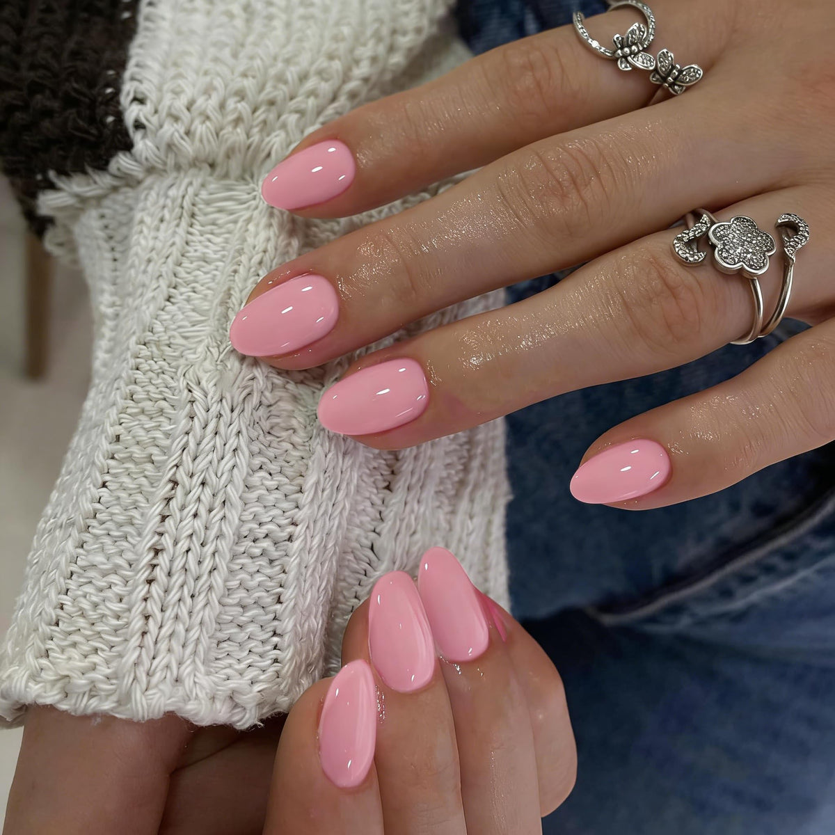 KQueenest Pastel Light Pink Press on Nails Short Oval, Glossy Soft Gel Fake Nails Press on, Round Fake Nails with UV Cover, Thick Acrylic Glue on Nails for Wome Wedding & Everyday 30 Pcs