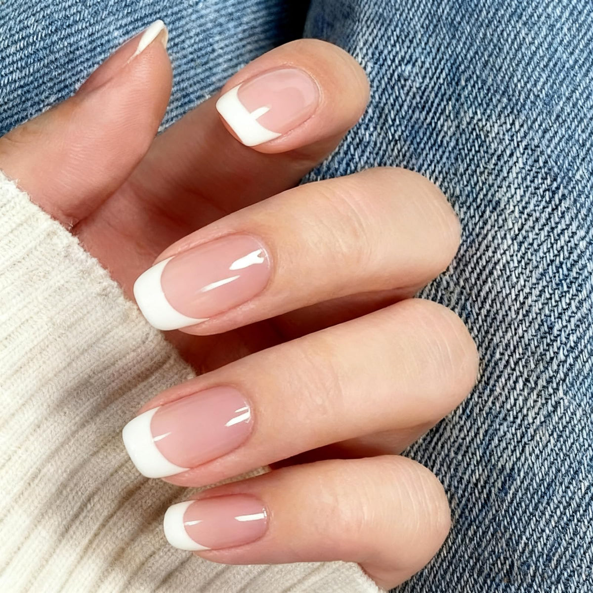 Ombre French Press On Nails Short - IKISKT Fashion Acrylic False Nails, Glue On Nails with Glue Sticker,Fit Perfectly & Natural Stick On Nails - 24PCS Soft UV Gel Fake Nails Kit, Gradient White