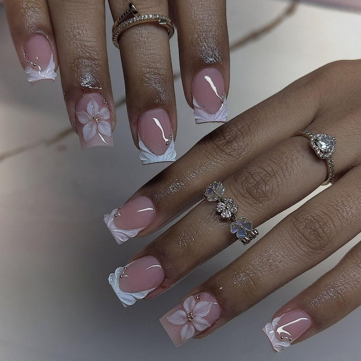 French Tip Press on Nails Glitter Petite Short Square Fake Nails Pink Nude Glossy Design Sparkly False Nails Glue on Nails with Full Cover Acrylic Stick for Women Girls Nail Decorations 24Pcs