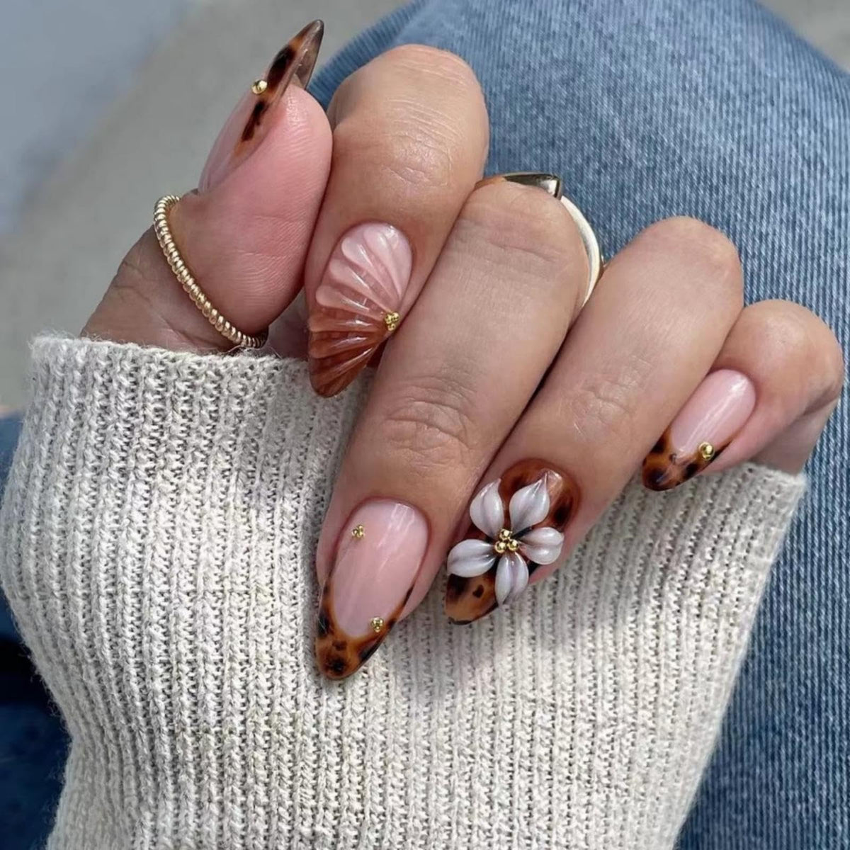 Almond Press on Nails Medium Fake Nails with 5D Metal Lines Charm Design Glossy Pink Nails Press on Curve Glue on Nails Reusable Luxury Silver Beads Acrylic Nail for Women 24Pcs