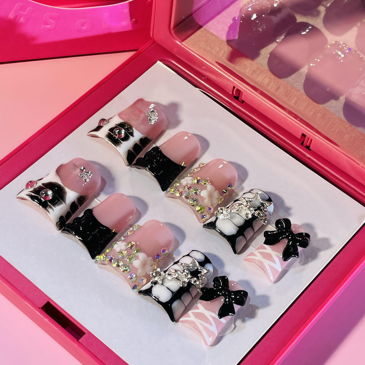 10 Pieces Luxury Acrylic Press On Nails Short Handmade Duck Nails, Pink Thickened False Nails, Rhinestone And 3D Red Lips, Reusable Fake Nails, Acrylic Nails (L)