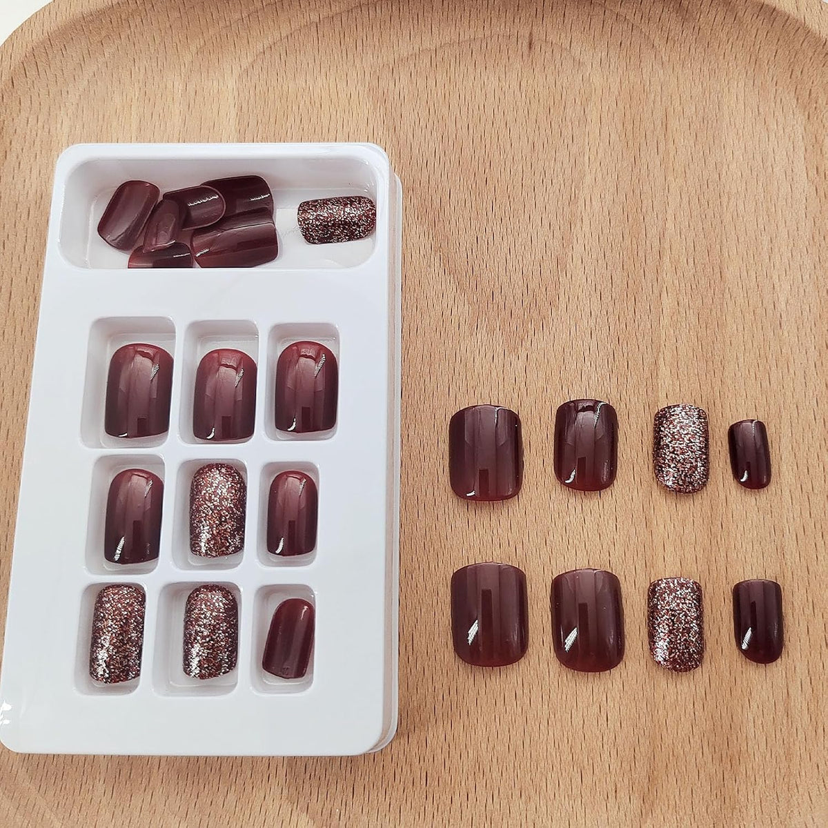 Short Press on Nails Square Fall Burgundy Fake Nails with Golden Glitter Designs Acrylic Nails Press ons Reusable Glue on Nails for Women and Girls Daily Wear 24 Pcs